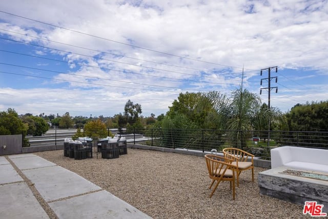1390 Morningside Way, Los Angeles, CA 90291 — photo 32 of 68