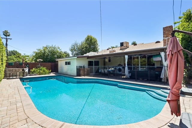 18937 Sylvan Street, Tarzana, CA 91335 — photo 41 of 56