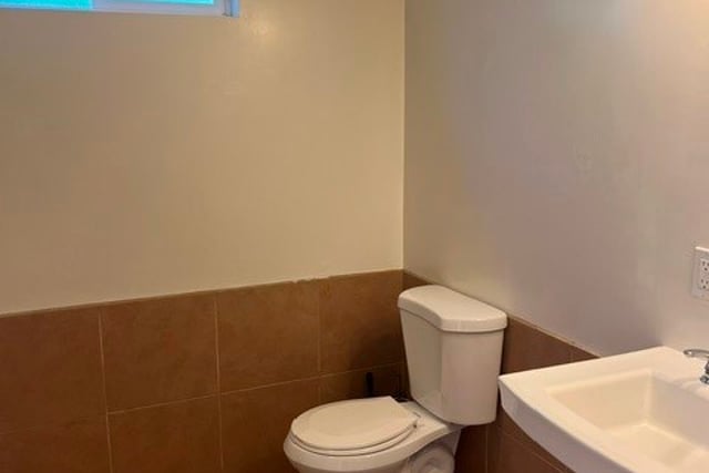 17226 Elkwood, Lake Balboa, CA 91406 — photo 10 of 21