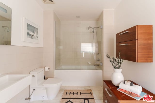 6735 Yucca Street 209, Los Angeles, CA 90028 — photo 16 of 38