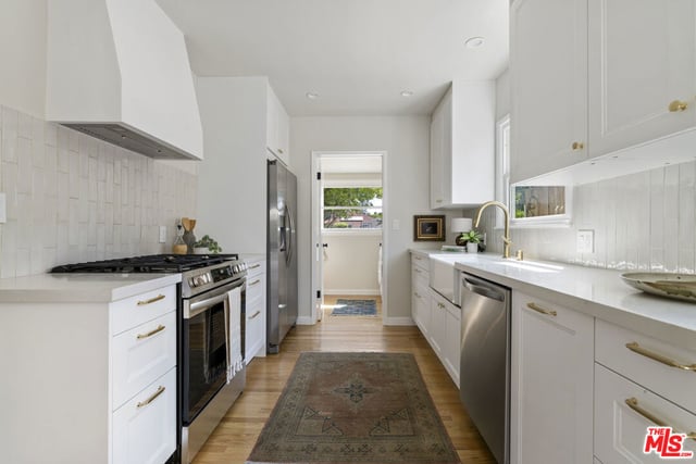 6945 Cedros Avenue, Los Angeles, CA 91405 — photo 15 of 48