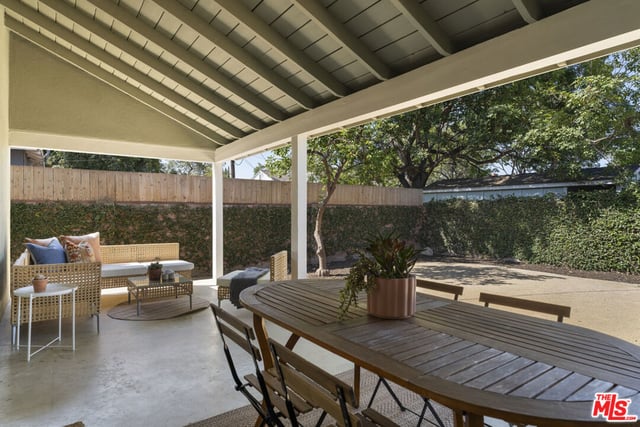 6945 Cedros Avenue, Los Angeles, CA 91405 — photo 37 of 48