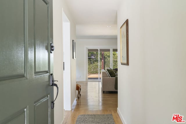 6945 Cedros Avenue, Los Angeles, CA 91405 — photo 4 of 48