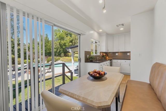 22445 Dardenne, Calabasas, CA 91302 — photo 16 of 35