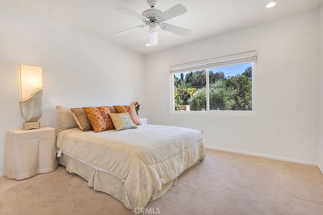 22445 Dardenne, Calabasas, CA 91302 — photo 23 of 35
