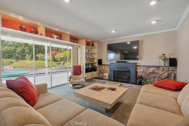 22445 Dardenne, Calabasas, CA 91302 — photo 5 of 35
