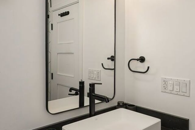 415 Montana Avenue 107, Santa Monica, CA 90403 — photo 13 of 19