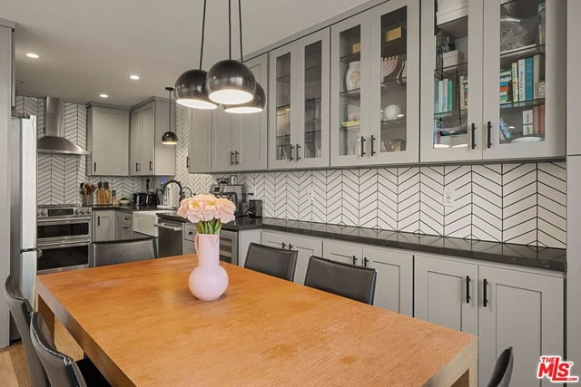 415 Montana Avenue 107, Santa Monica, CA 90403 — photo 7 of 19