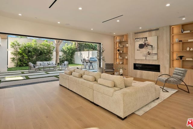 12657 Dewey Street, Los Angeles, CA 90066 — photo 5 of 55