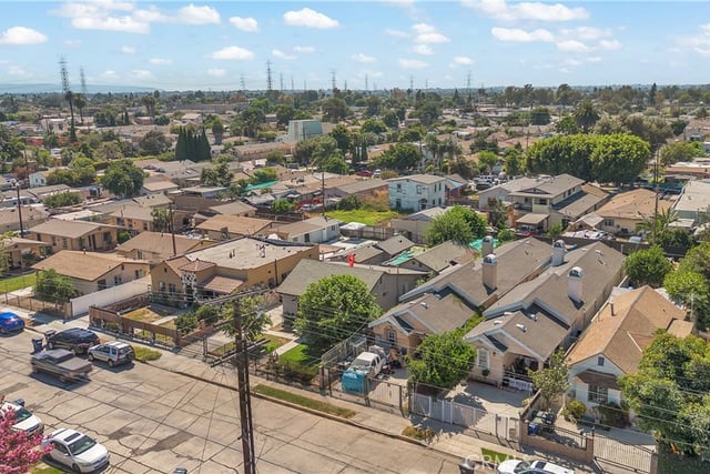 8711 S Fir, Los Angeles, CA 90002 — photo 4 of 39