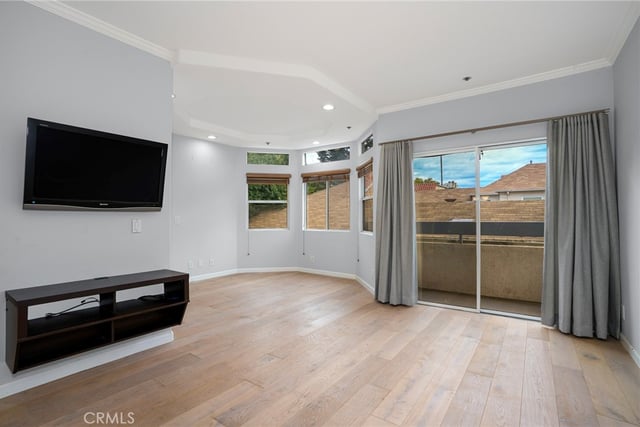 14415 Benefit Street 101, Sherman Oaks, CA 91423 — photo 10 of 37