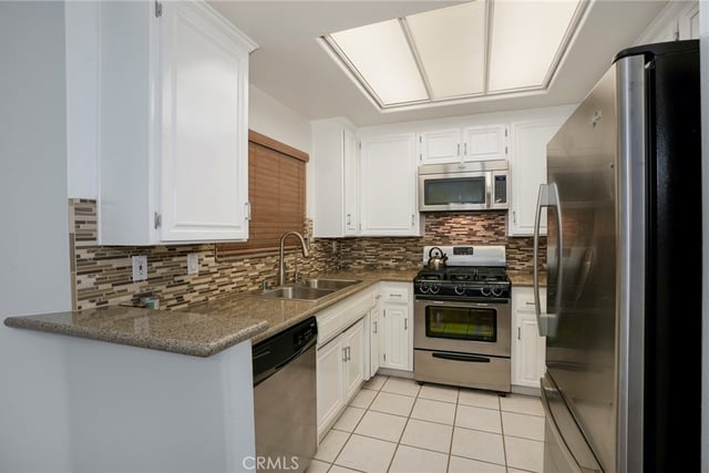 14415 Benefit Street 101, Sherman Oaks, CA 91423 — photo 12 of 37