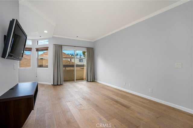 14415 Benefit Street 101, Sherman Oaks, CA 91423 — photo 6 of 37