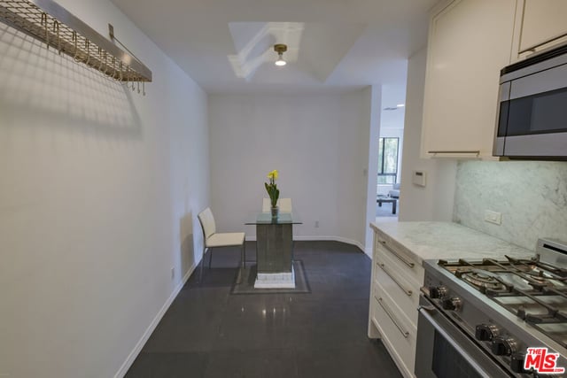 9033 Vista Grande Street 3, West Hollywood, CA 90069 — photo 13 of 41