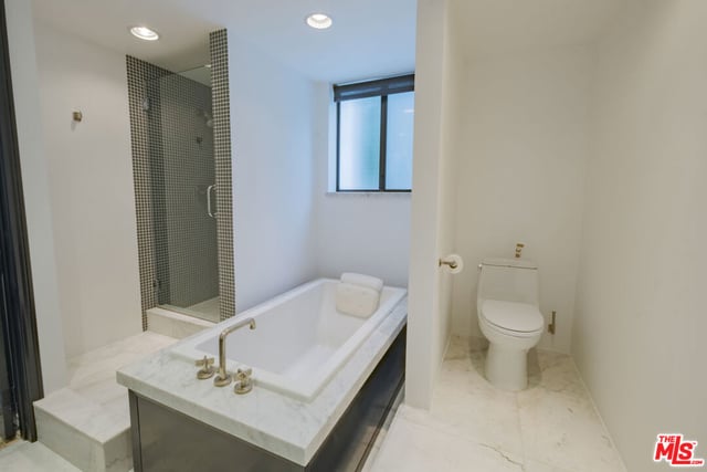 9033 Vista Grande Street 3, West Hollywood, CA 90069 — photo 16 of 41