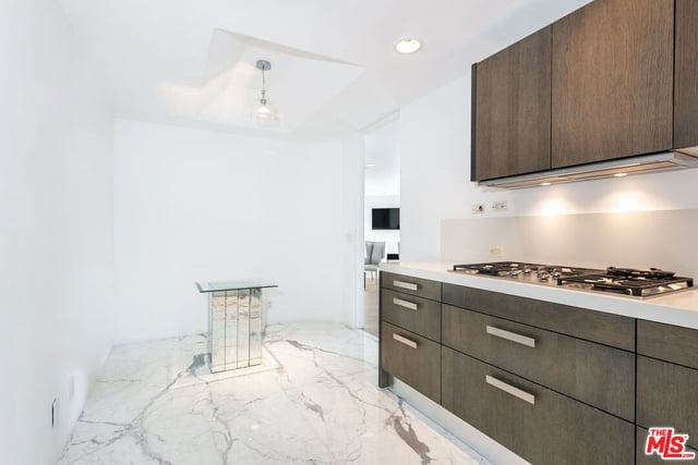 9033 Vista Grande Street 2, West Hollywood, CA 90069 — photo 11 of 38
