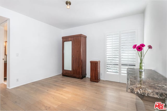 9033 Vista Grande Street 2, West Hollywood, CA 90069 — photo 13 of 38