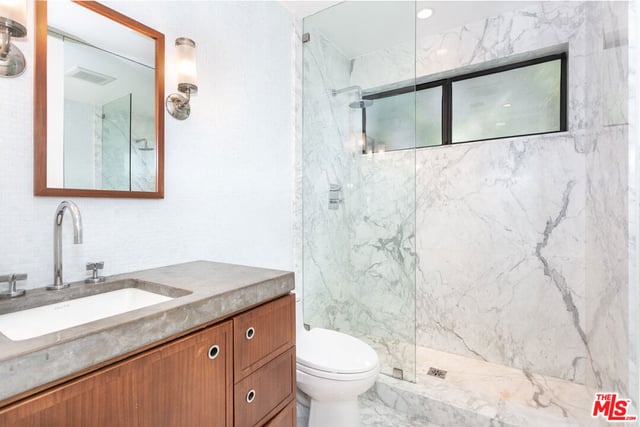 9033 Vista Grande Street 2, West Hollywood, CA 90069 — photo 16 of 38