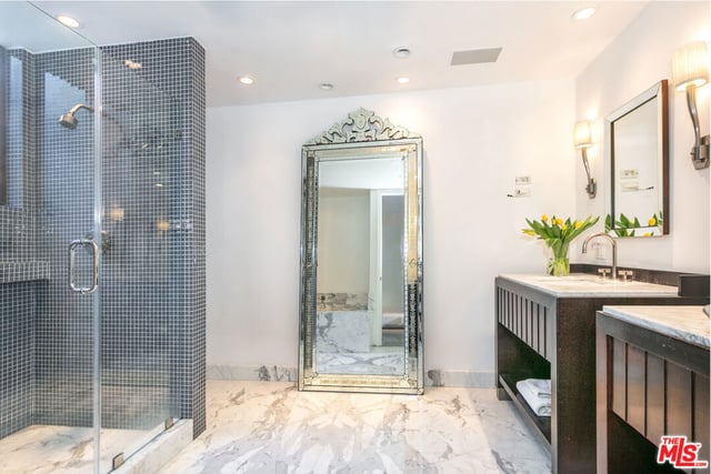 9033 Vista Grande Street 2, West Hollywood, CA 90069 — photo 20 of 38