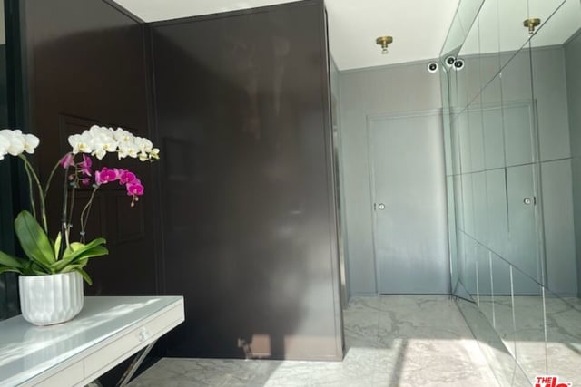 9033 Vista Grande Street 2, West Hollywood, CA 90069 — photo 24 of 38
