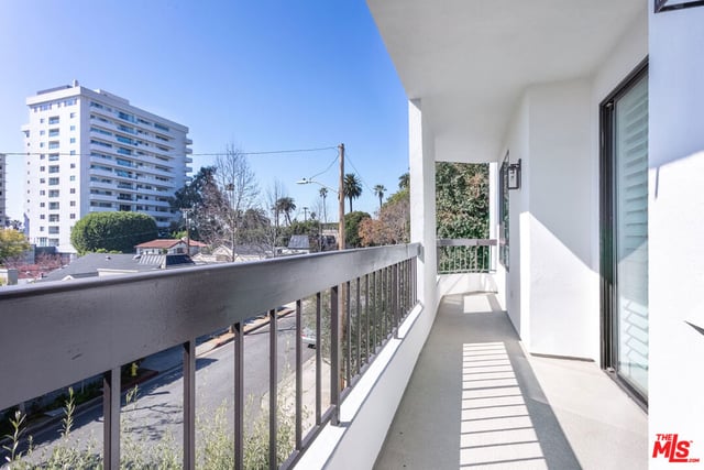 9033 Vista Grande Street 2, West Hollywood, CA 90069 — photo 27 of 38