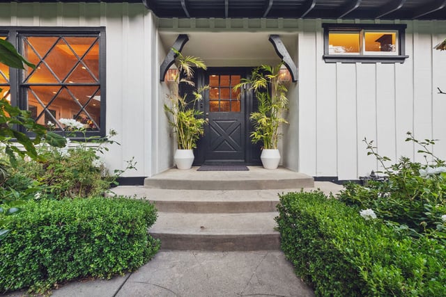 3440 Mandeville Canyon Road, Los Angeles, CA 90049 — photo 2 of 24
