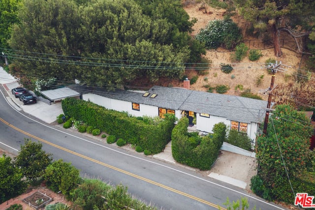 3440 Mandeville Canyon Road, Los Angeles, CA 90049 — photo 22 of 24