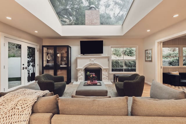 3440 Mandeville Canyon Road, Los Angeles, CA 90049 — photo 4 of 24