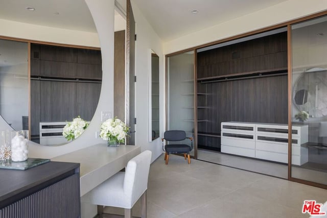 9270 Kinglet Drive, Los Angeles, CA 90069 — photo 15 of 41