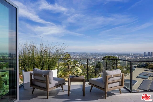 9270 Kinglet Drive, Los Angeles, CA 90069 — photo 16 of 41