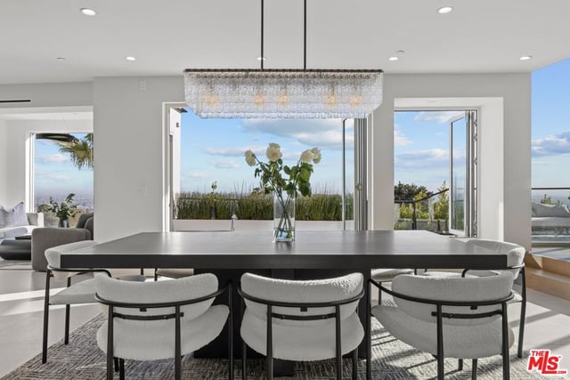 9270 Kinglet Drive, Los Angeles, CA 90069 — photo 9 of 41