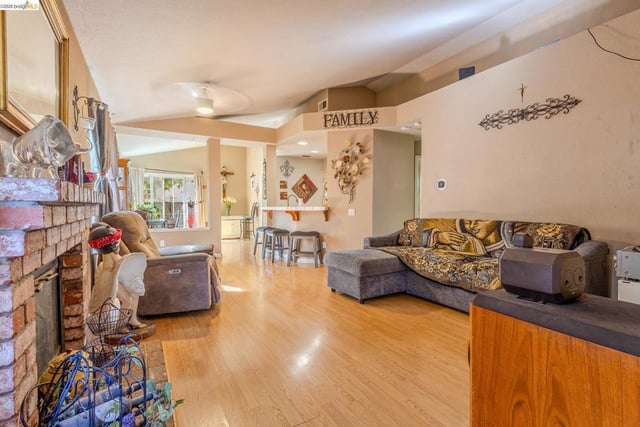 930 Elk Run Ter, Brentwood, CA 94513 — photo 10 of 41