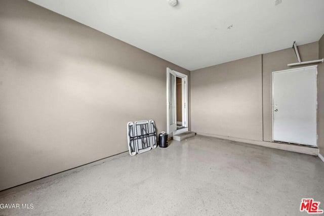 1319 E 75th Street, Los Angeles, CA 90001 — photo 14 of 17