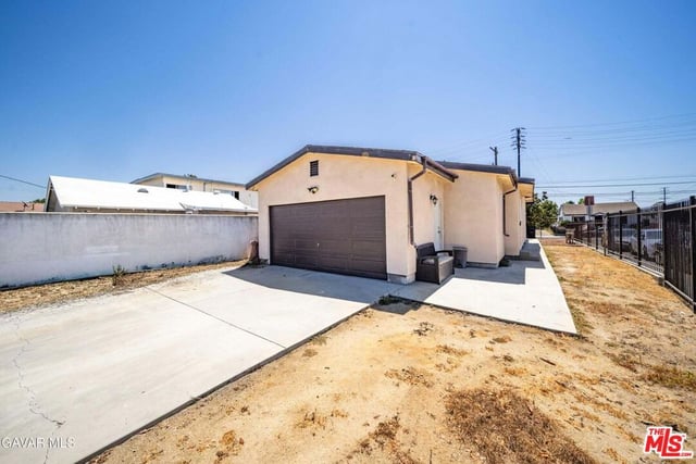 1319 E 75th Street, Los Angeles, CA 90001 — photo 15 of 17