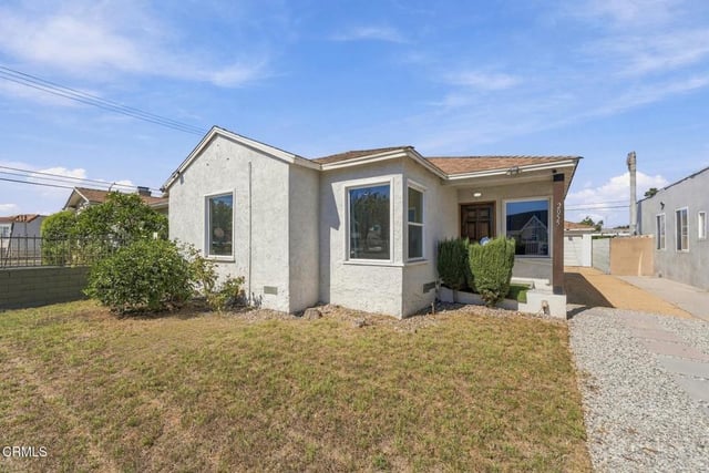 2055 W 80th Street, Los Angeles, CA 90047 — photo 11 of 46