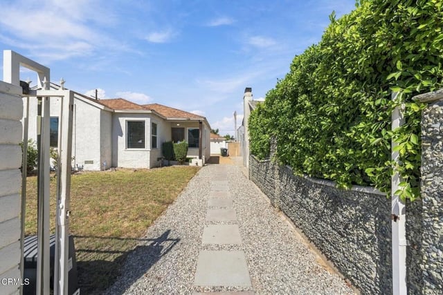 2055 W 80th Street, Los Angeles, CA 90047 — photo 13 of 46