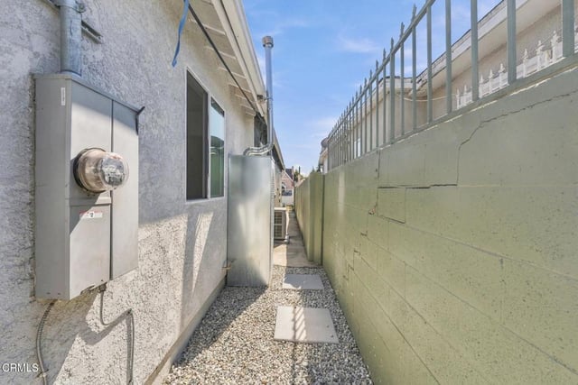 2055 W 80th Street, Los Angeles, CA 90047 — photo 43 of 46