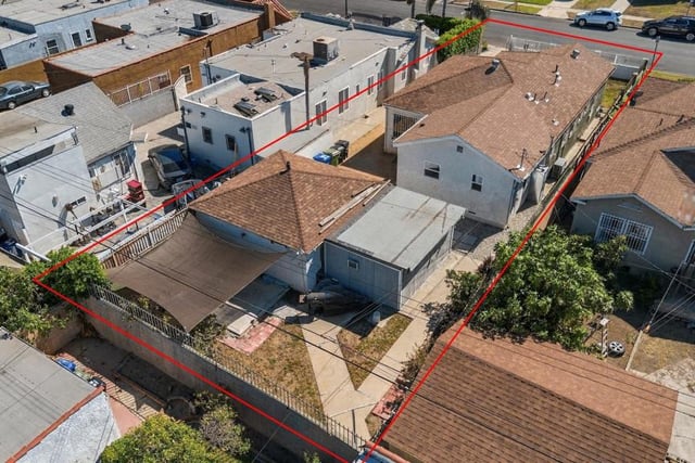 2055 W 80th Street, Los Angeles, CA 90047 — photo 8 of 46