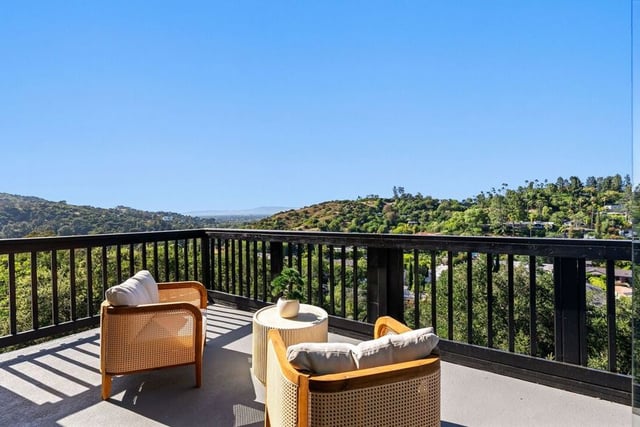 11559 Dona Teresa Drive, Studio City, CA 91604 — photo 11 of 61