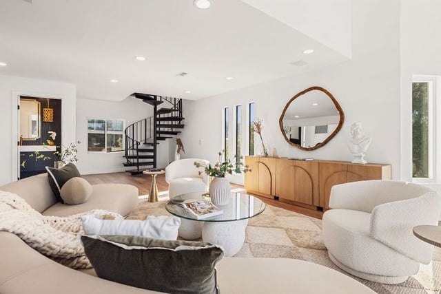 11559 Dona Teresa Drive, Studio City, CA 91604 — photo 15 of 61