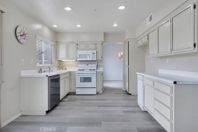 11954 Edgecliff Avenue, Sylmar, CA 91342 — photo 20 of 55