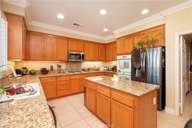 29541 Sequoia, Canyon Country, CA 91387 — photo 11 of 52