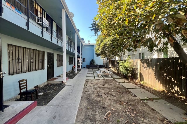 723 E 6th, Long Beach, CA 90802 — photo 2 of 8
