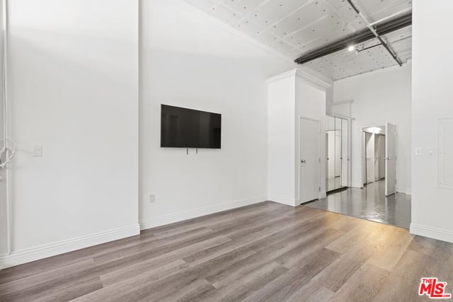 3785 Wilshire Boulevard 204, Los Angeles, CA 90010 — photo 21 of 54