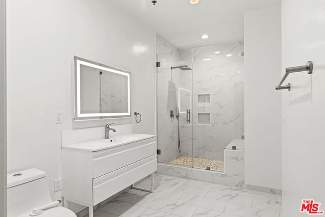 3785 Wilshire Boulevard 204, Los Angeles, CA 90010 — photo 32 of 54