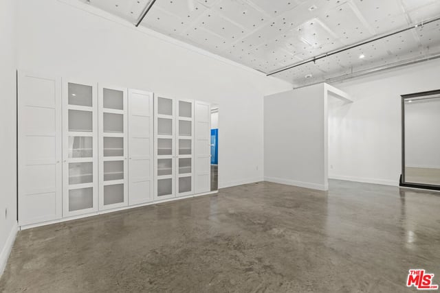 3785 Wilshire Boulevard 204, Los Angeles, CA 90010 — photo 34 of 54
