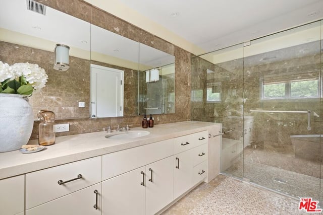 13574 D'Este Drive, Pacific Palisades, CA 90272 — photo 19 of 40