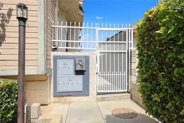 216 S Marengo G, Alhambra, CA 91801 — photo 4 of 36