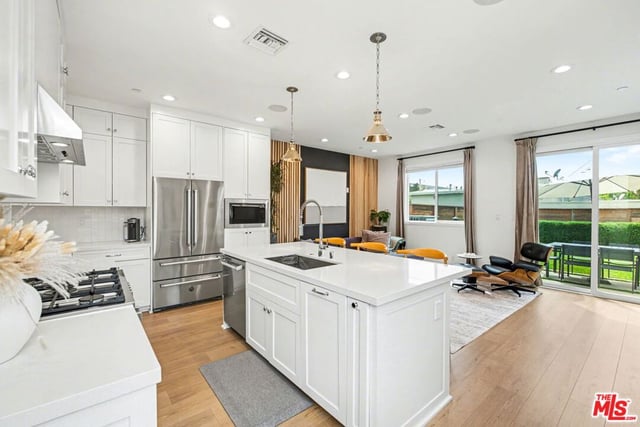 1209 N Commonwealth Avenue, Los Angeles, CA 90029 — photo 3 of 22