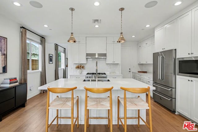 1209 N Commonwealth Avenue, Los Angeles, CA 90029 — photo 5 of 22